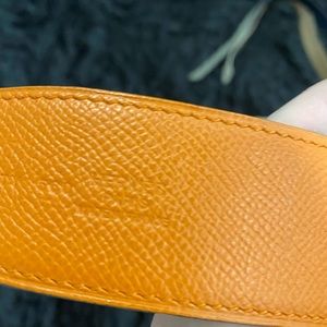 I’m selling my Hermès leather with no buckle.